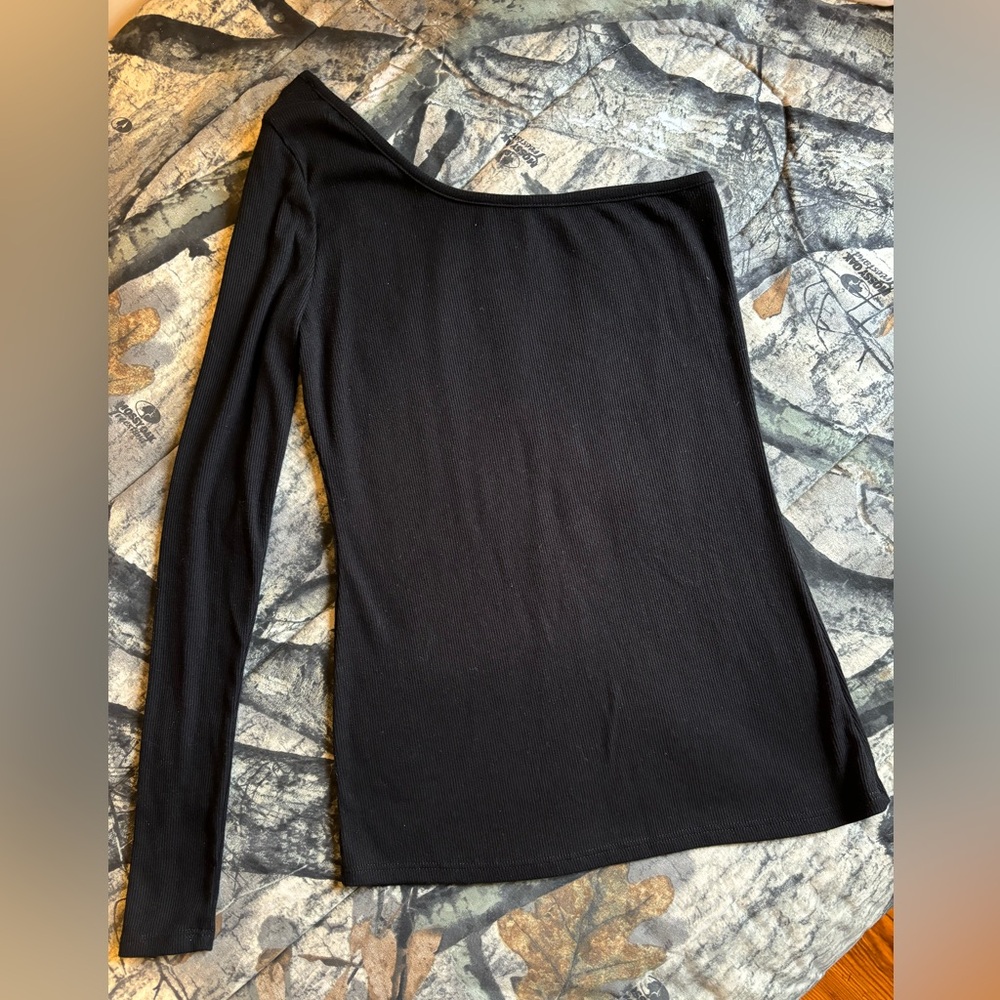 One sleeve black knit stretch top sz M by Gaze USA